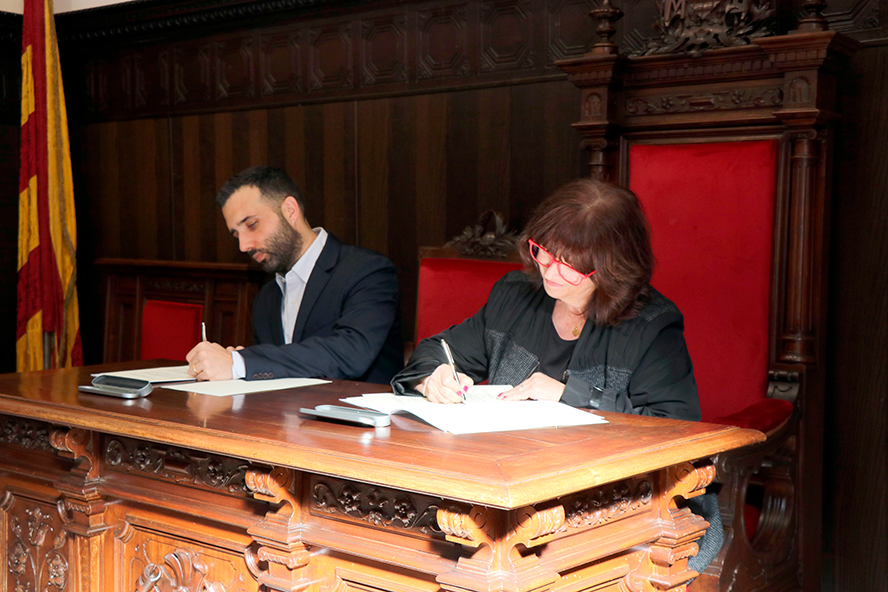 El Ayuntamiento de Sagunto firma un convenio con la AVL para promover el uso del valenciano en el ámbito público