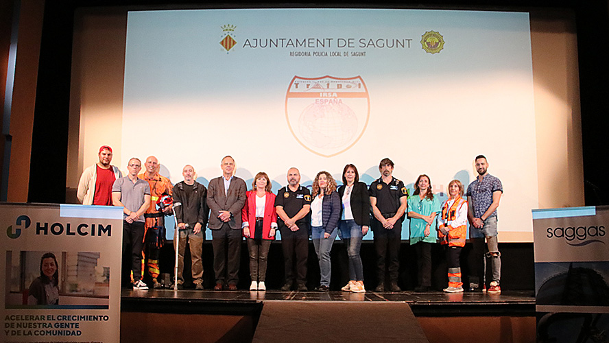 La concejalía de Policía Local del Ayuntamiento de Sagunto ha organizado el 'Road show' para educar en la prevención de accidentes de tráfico