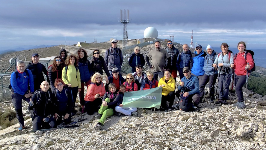 Alternatura asciende al pico Aitana, el “techo de Alicante”