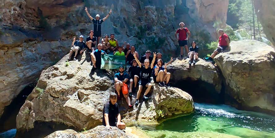  Los excursionistas de Alternatura sigueron el curso del río Fraile en el macizo del Caroig