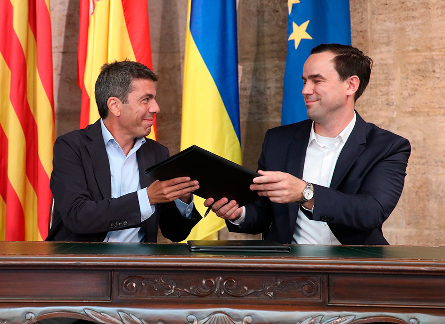 El president de la Generalitat Valenciana firma el convenio de colaboración con PowerCo para desarrollar el Battery Campus
