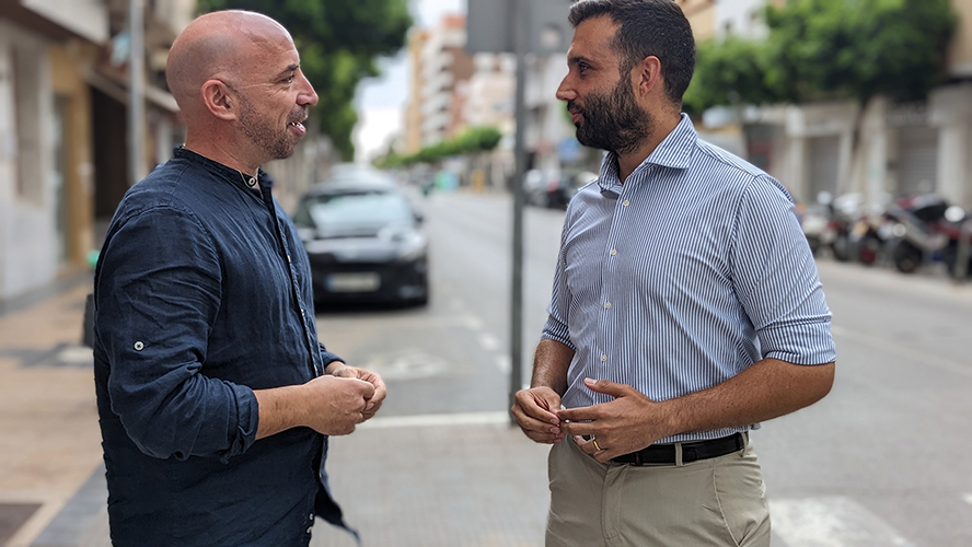 El Ayuntamiento de Sagunto acuerda con la Asociación de Comerciantes 9 de Octubre posponer la intervención del carril bici en la avenida para lograr una actuación global y de consenso