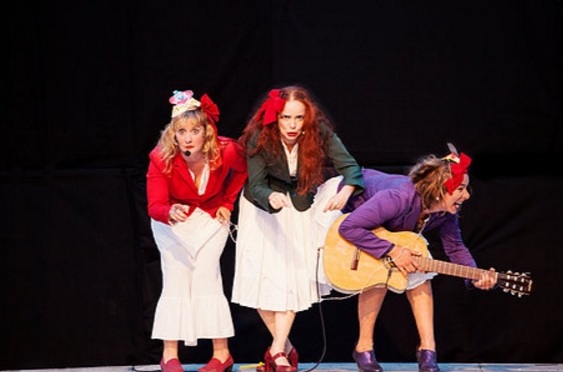 Cultura programa la obra de teatro “De todas las bellas las más bellotas” de la Compañía Aérea 