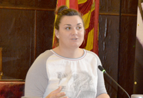 La delegada de Deportes muestra su apoyo al C.D. Acero