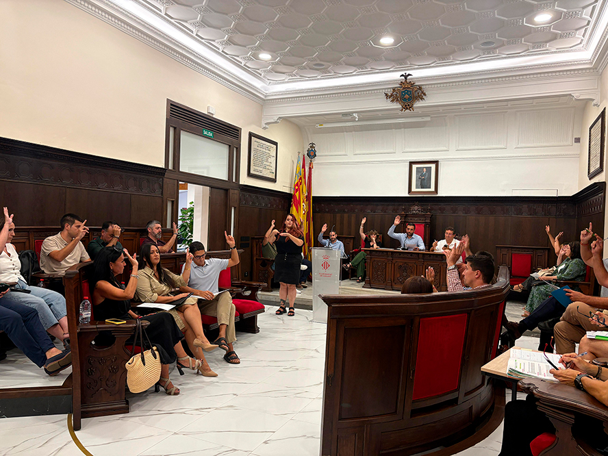 Sagunto concede la medalla de plata de la ciudad a Marcelo Cuadros, Antonio Cosín, Victoria Civera y Ana Camarasa