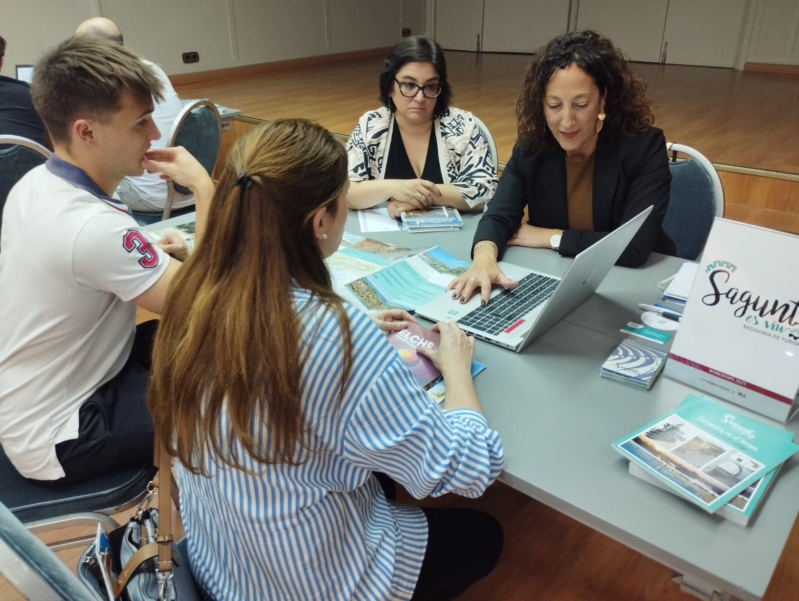 La Concejalía de Turismo explora nuevos campos para comercializar el destino Sagunto 