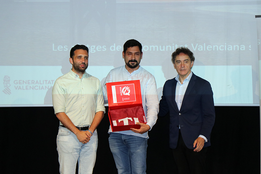 Sagunto recibe tres banderas Qualitur por las playas de Puerto de Sagunto, Almardà y Corinto