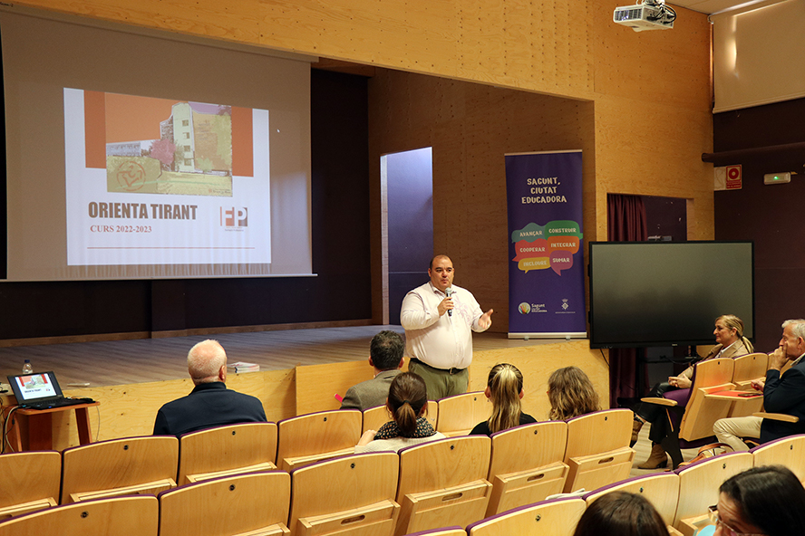 El CIPFP La Laboral Sagunt acoge la 1a Jornada sobre Orientación Profesional 