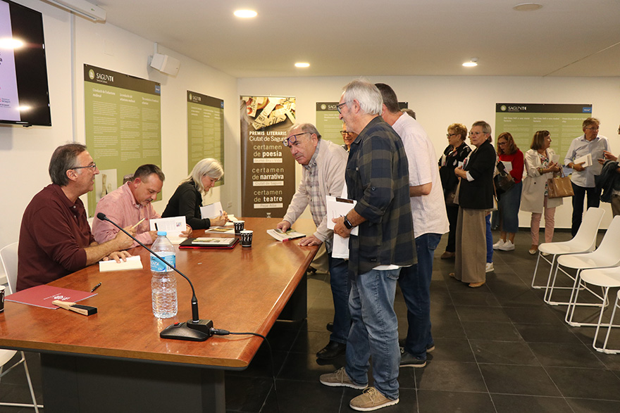 Berna Blanch, Marta Barceló y Francesc Pastor presentan las obras con las que ganaron los Premis Literaris Ciutat de Sagunt 2024