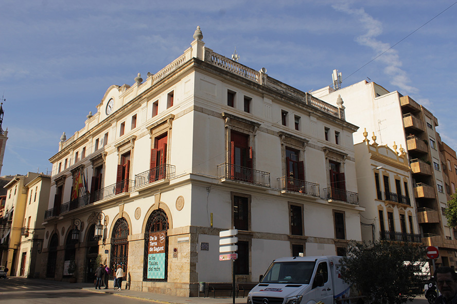 El Ayuntamiento de Sagunto decreta tres días de duelo y suspende las actividades por el asesinato machista ocurrido en la ciudad