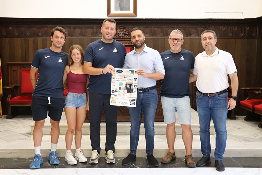La playa de Puerto de Sagunto alberga la IX Travesía a Nado Puerto de Sagunto