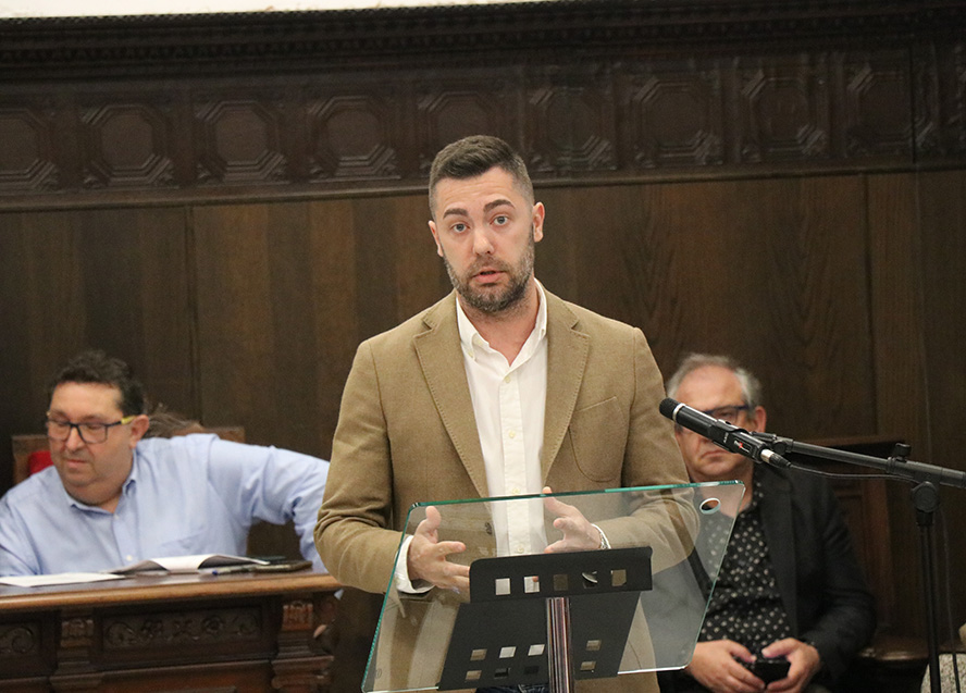 El Pleno acuerda instar a reorientar las políticas de la UE y España para priorizar la agricultura europea