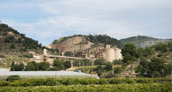 Teresa García: “Nuestra intención es firmar un acuerdo con Lafarge que dé tranquilidad y estabilidad a los trabajadores y garantice la preservación del medio ambiente”
