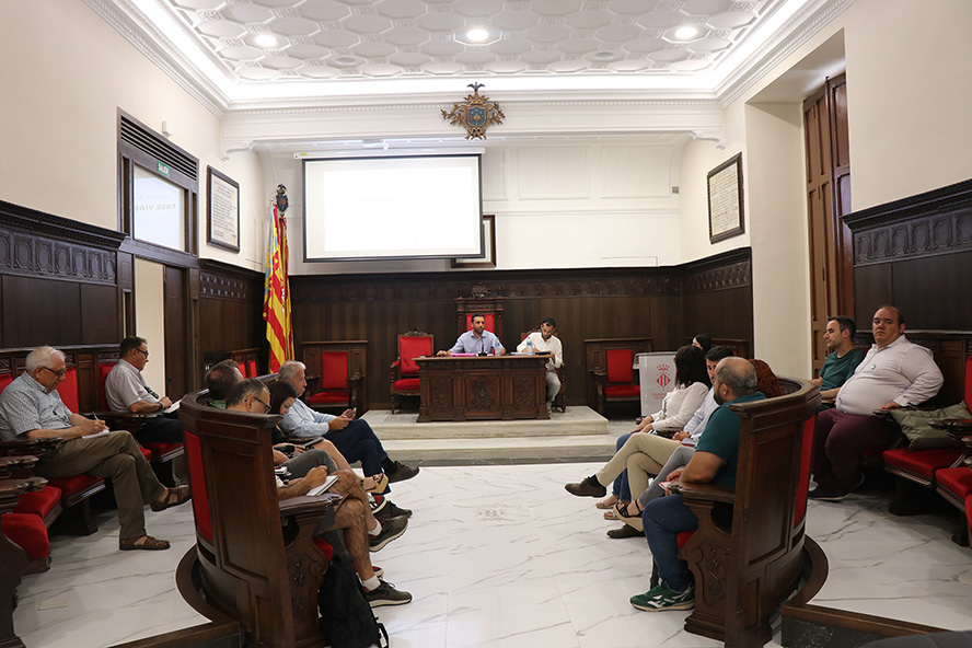 La concejala de Participación Ciudadana expone las propuestas de los Presupuestos Participativos al Consejo Económico y Social