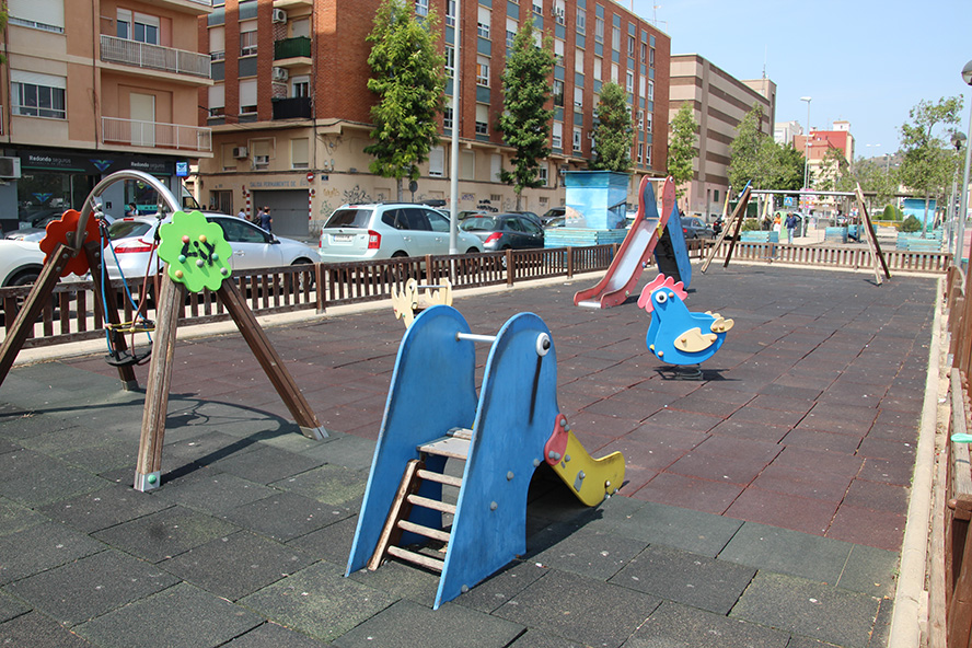 El Ayuntamiento de Sagunto mejorará los parques infantiles de la avenida Sants de la Pedra y la plaza Cieza