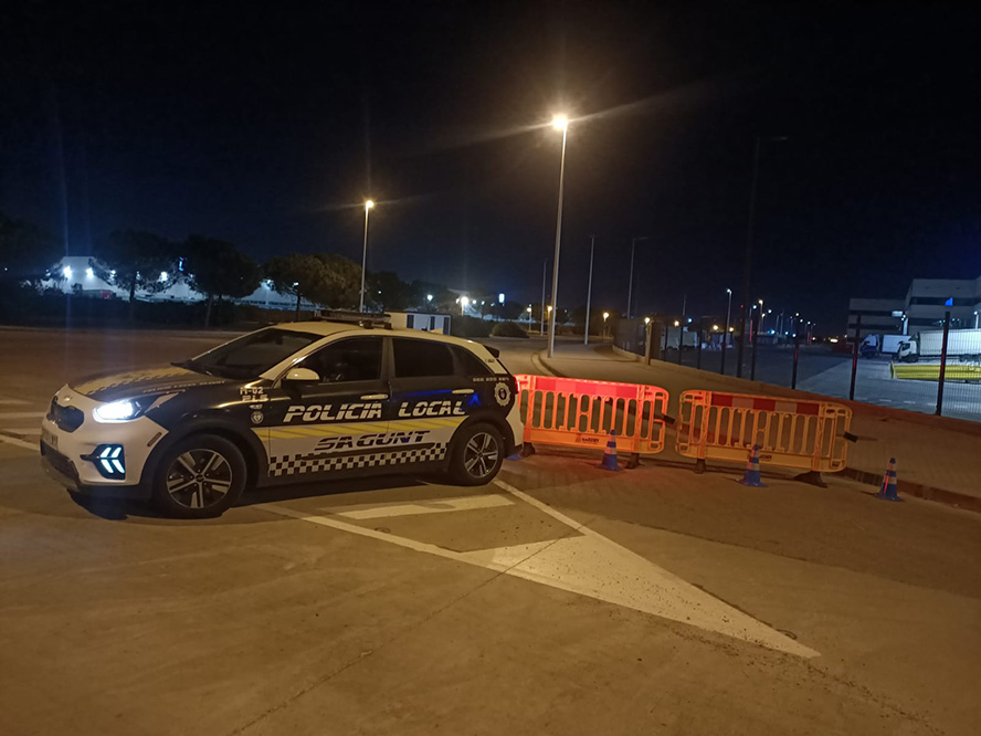 La Policía Local de Sagunto pone en marcha dispositivos especiales ante las concentraciones nocturnas en los polígonos industriales de la localidad