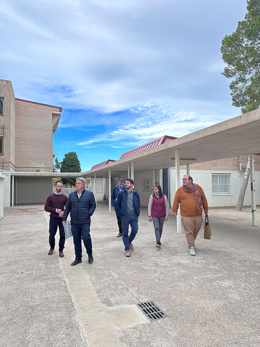 La Consellería elimina el amianto de las cubiertas de tres centros educativos de la ciudad 