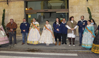 El alcalde y concejales del Ayuntamiento de Sagunto acompañan a las falleras mayores en la última Nit d’Albaes