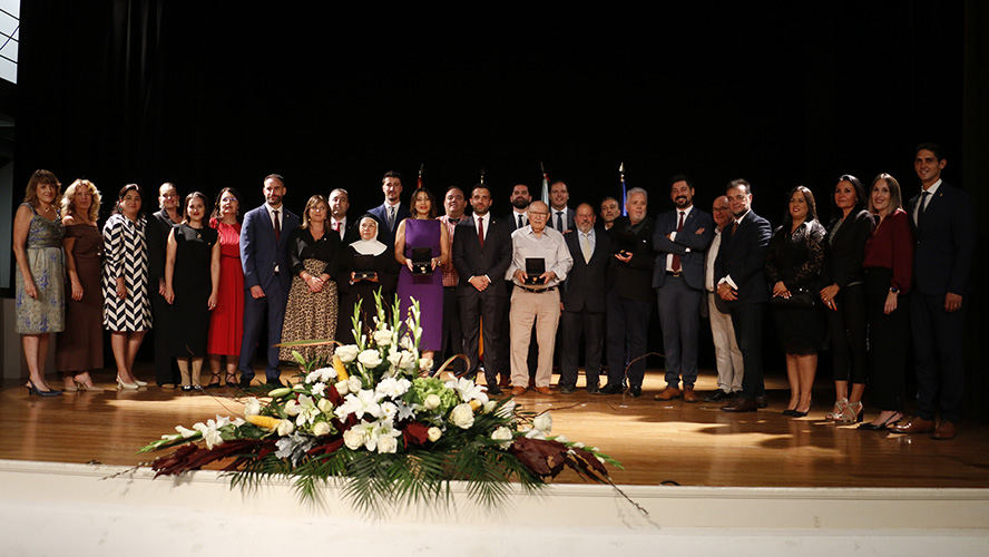 El Ayuntamiento de Sagunto celebra el 9 de Octubre y entrega las Medallas de la Ciudad