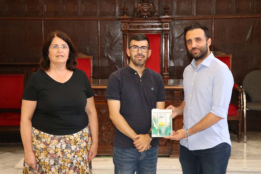 Prudencio Medina presenta el libro 'El libertino diario de mi imaginación' en el Ayuntamiento de Sagunto