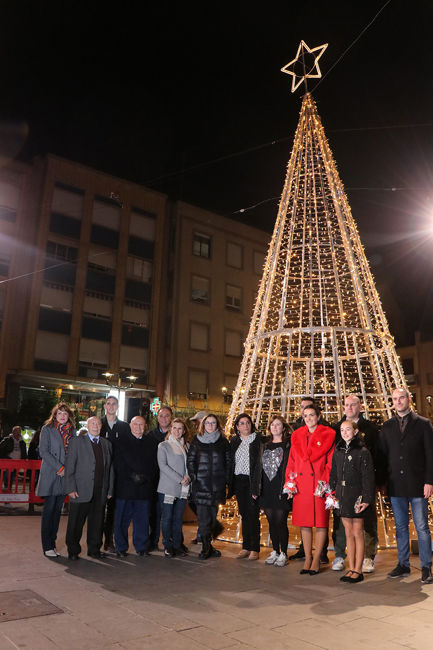 El Ayuntamiento de Sagunto ha iniciado el encendido de las luces de Navidad
