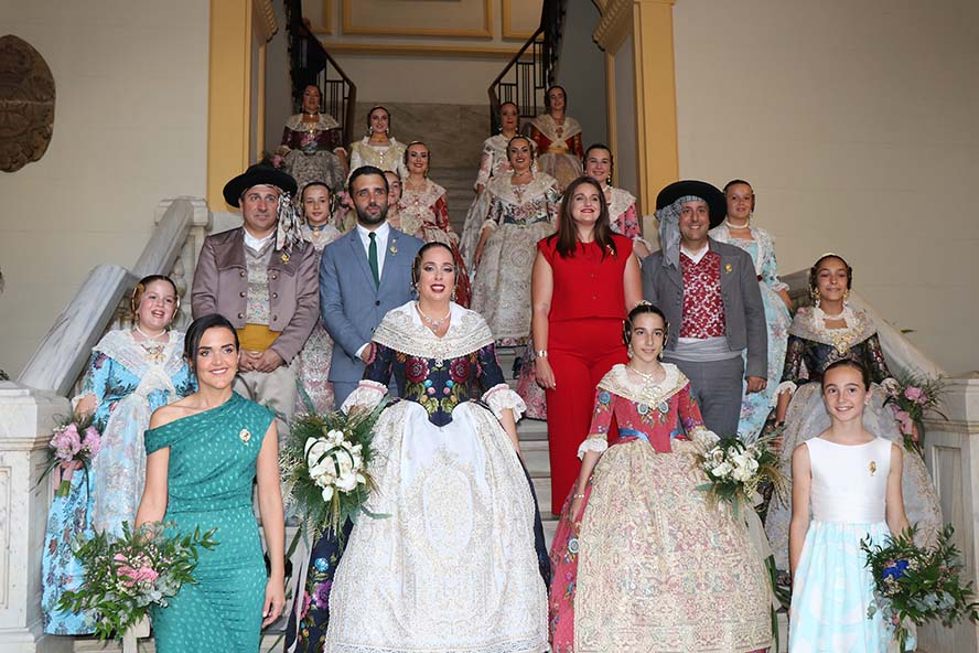 Sagunto proclama a Teresa Aparicio y Julia Palanca como Falleras Mayores de la comarca para el ejercicio 2024-2025