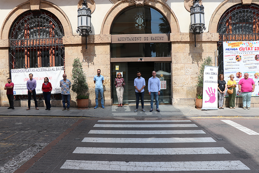 Sagunto guarda un minuto de silencio en señal de condena y repulsa por el presunto asesinato machista perpetrado en Pontevedra 