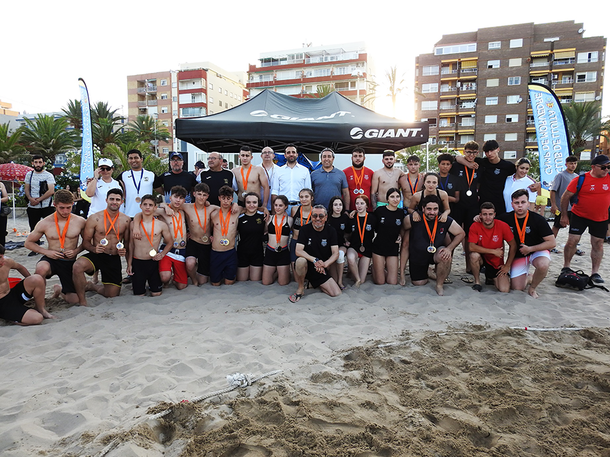 El Club de Lluita Camp de Morvedre se proclama campeón de lucha playa y Bac