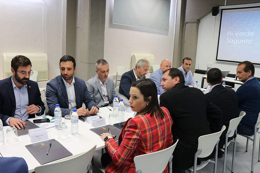 El Instituto para la Diversificación y Ahorro de la Energía (IDAE) presenta en Sagunto iniciativas para impulsar la transición energética