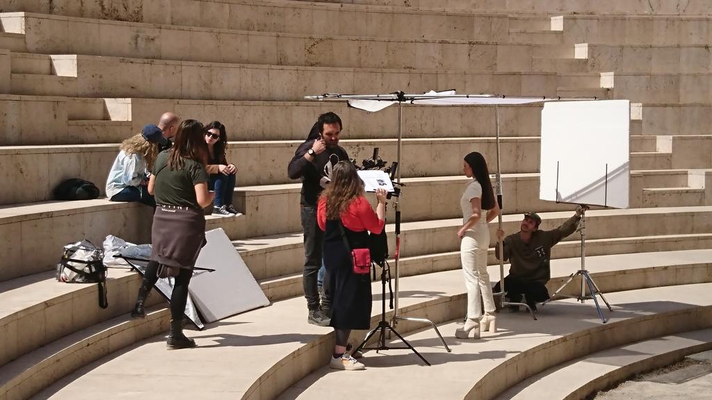 La Film Office de Turismo Sagunto facilitó que la BBC grabara la presentación de Blanca Paloma en el Teatro Romano de Sagunto 