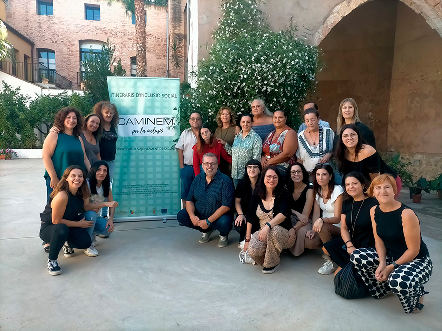 La concejala de Servicios Sociales y el supervisor de la Conselleria de Servicios Sociales, Igualdad y Vivienda visitan el taller Ben.Estar