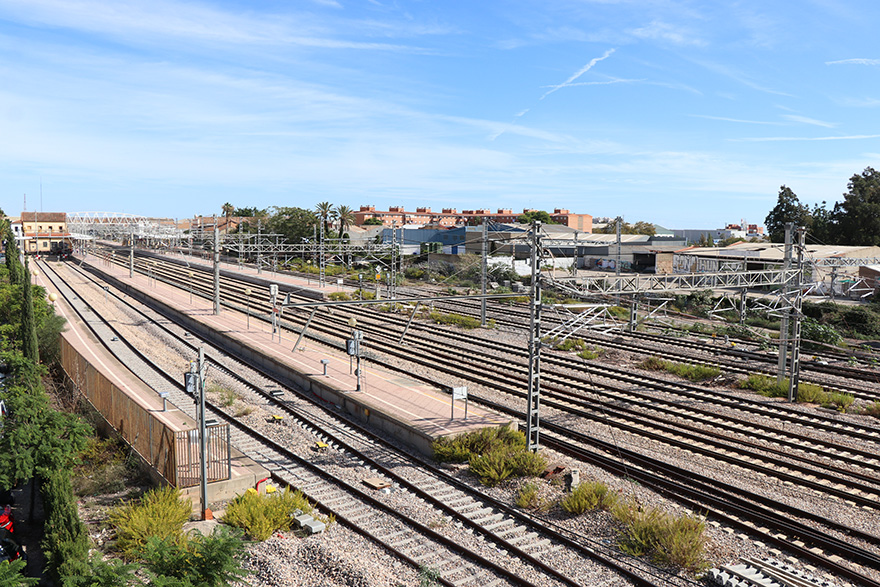 El Consistori sol·licita al Ministeri de Transports una bateria de mesures que incremente la seguretat i el manteniment de la línia fèrria al seu pas per Sagunt