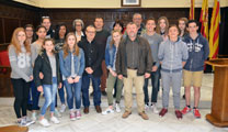 El alcalde de Sagunto y el delegado de Cultura reciben a un grupo de estudiantes de secundaria de Millau