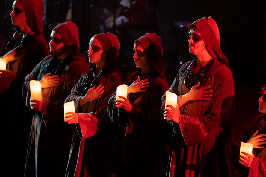 'Èdip rei' inauguró el 40 aniversario del festival Sagunt a Escena en el Teatro Romano