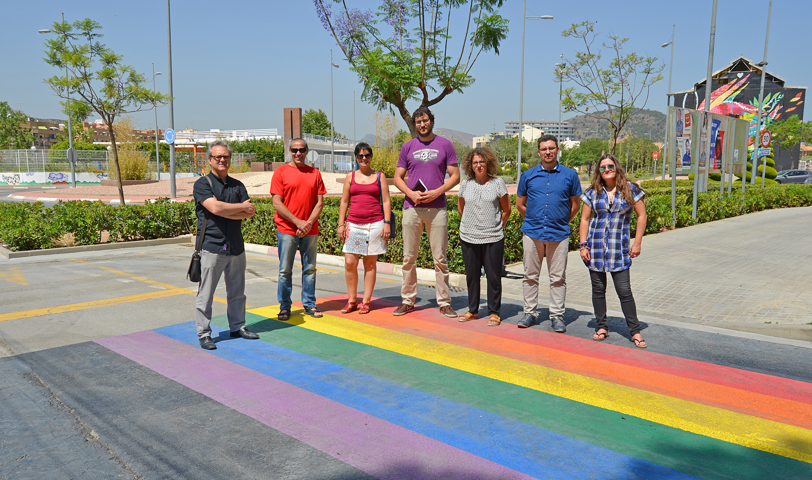 El Ayuntamiento de Sagunto ha pintado la bandera LGTBI en dos calles del municipio